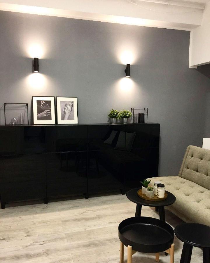 Perfect Home: Cozy 2br & Balcony *